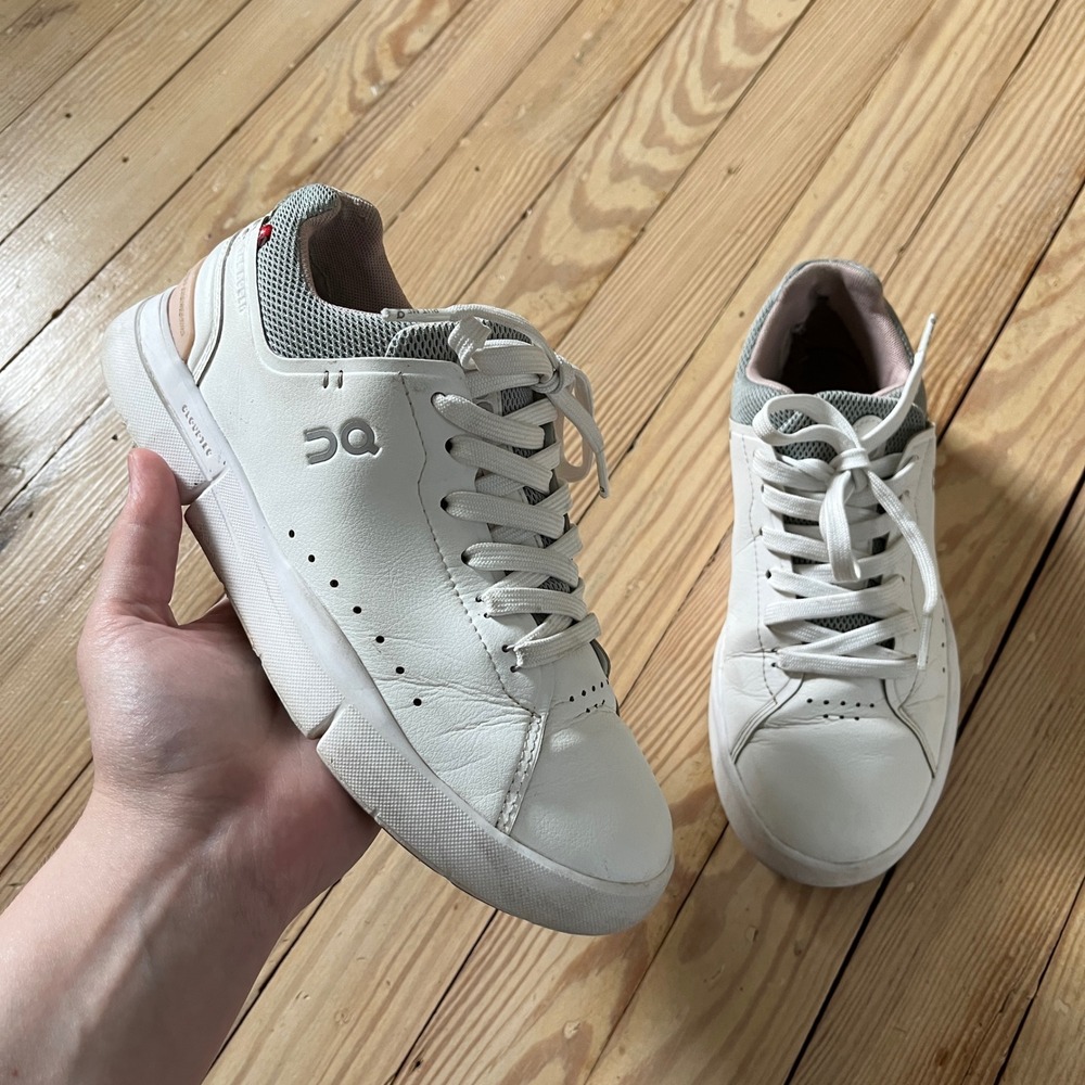On Running The Roger Advantage Womens 6 White Rose Gold Tennis Sneakers 48.99154